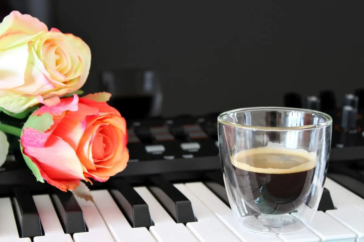 Gmark 2.7 oz Double Wall Glass Espresso Cups Set of 4 | Insulated Borosilicate Mini Demitasse Cups for Coffee & Tea - view 3