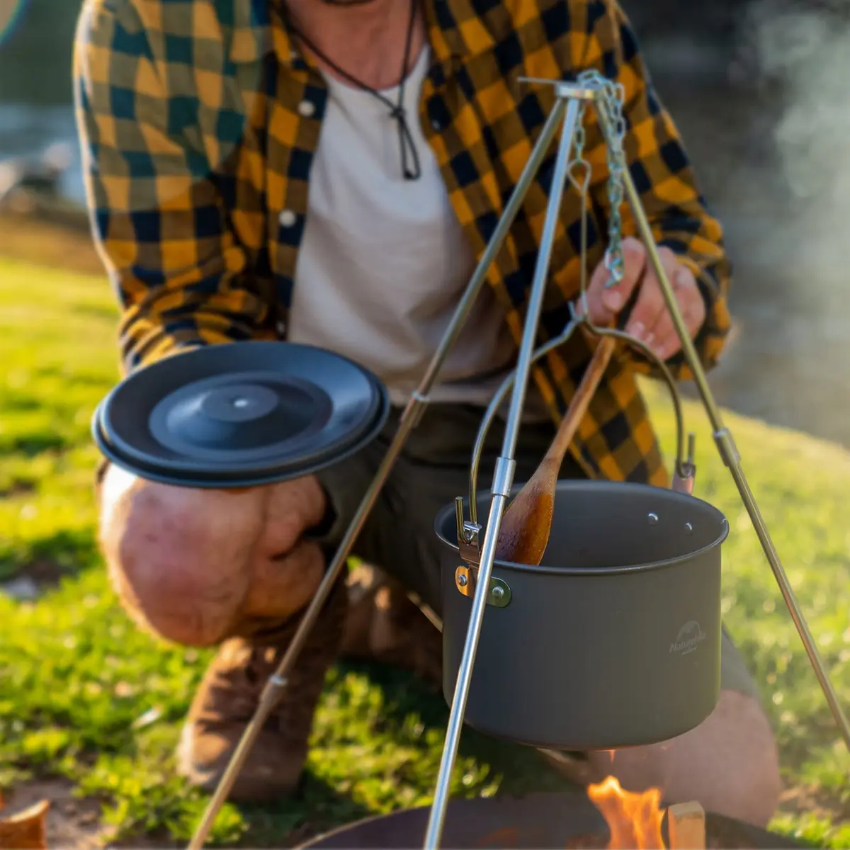 Naturehike 4.2 Quart (4L) Aluminum Hanging Pot with Lid | Lightweight Outdoor Cooking Pot for Camping Hiking Picnic Travel - view 3