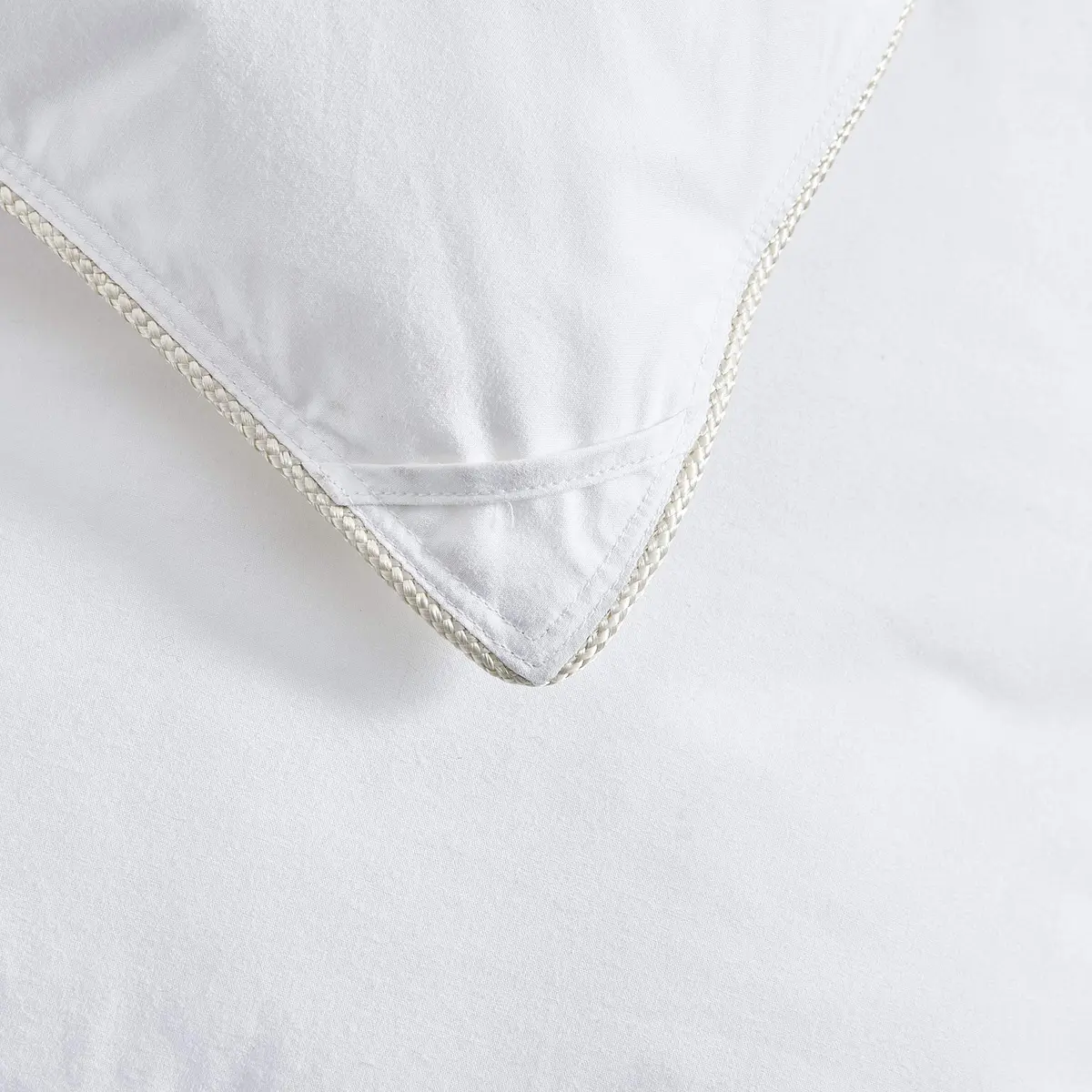 Egyptian Cotton Factory Store King Size Comforter | All Season Lightweight Down & Feather Fill, 42 oz, 1200 Thread Count, Egyptian Cotton, White - view 5