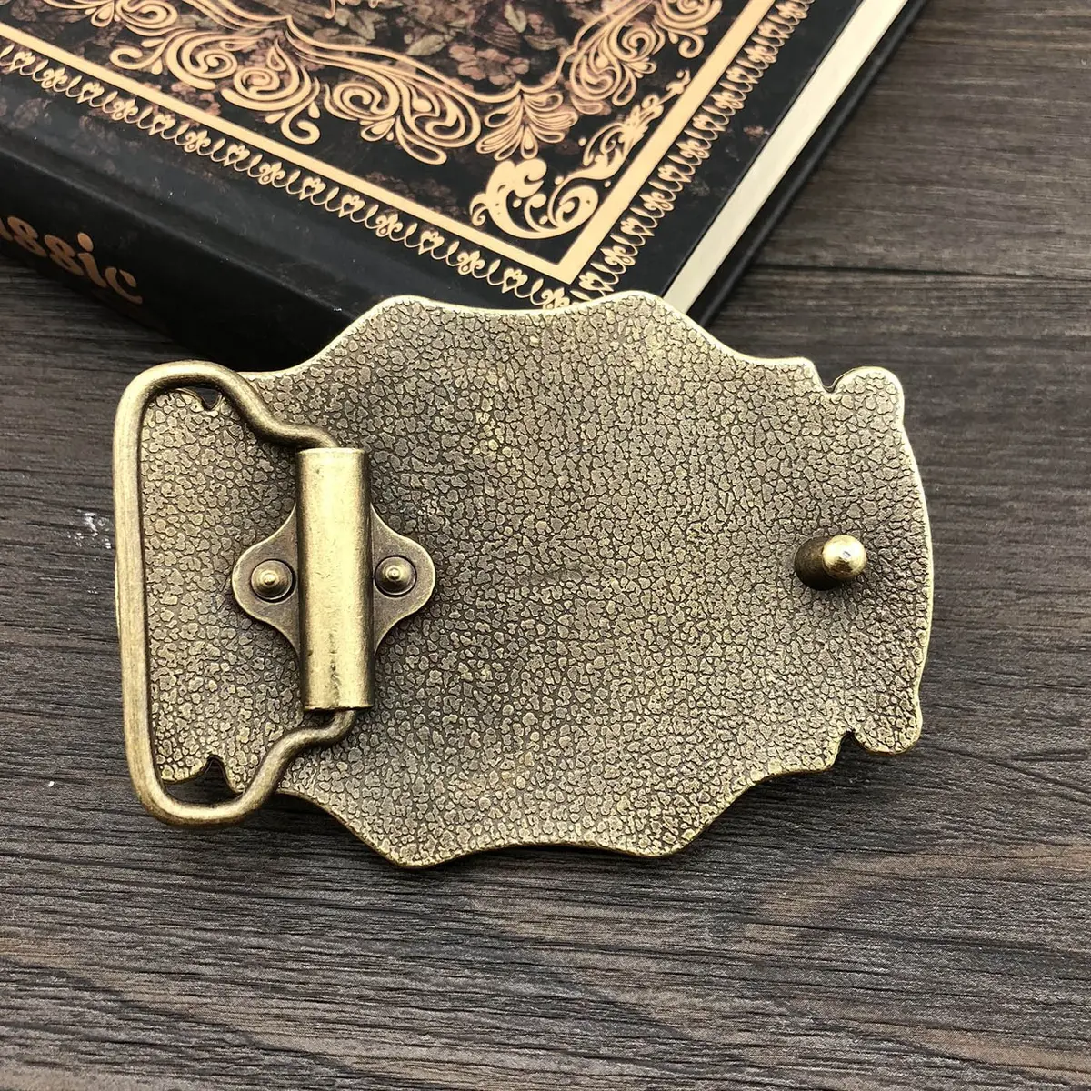QUKE Bronze Long Horn Bull Rodeo Western Cowboy Belt Buckle For Men | Fits 38mm Belts - view 4