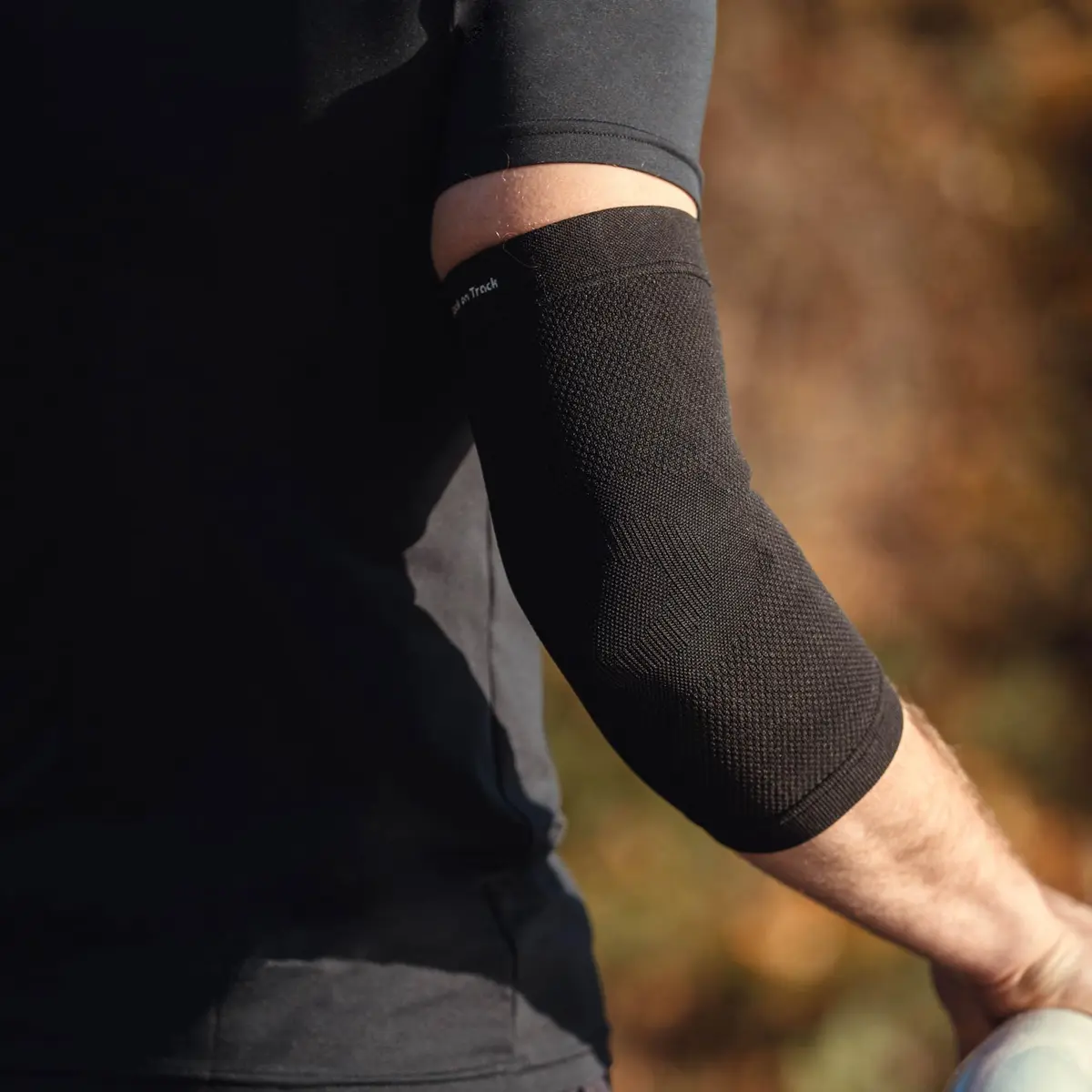 Back on Track Physio 4-Way Stretch Black Elbow Brace | Support & Recovery for Tennis & Golf Elbow - view 5