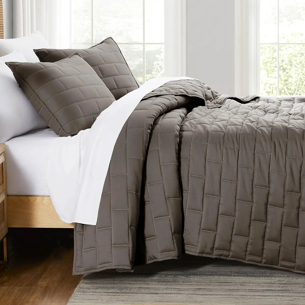Southshore Fine Living Oversized Twin Quilt Bedding Set | Microfiber, Taupe, 68x98 in - main product image