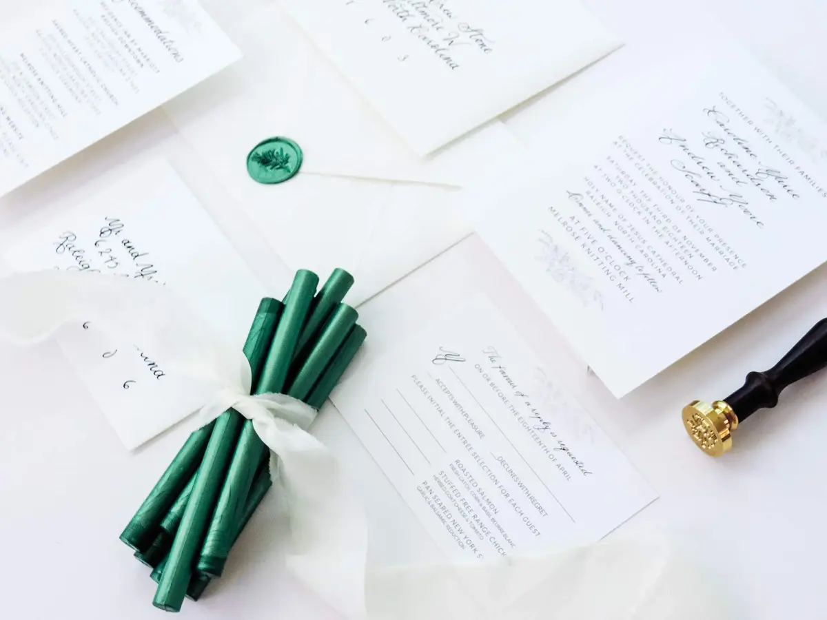 UNIQOOO Botanical Green Metallic Sealing Wax Sticks for Glue Gun, Pack of 8 | Low-Temp Compatible, Flexible & Mailable - view 6