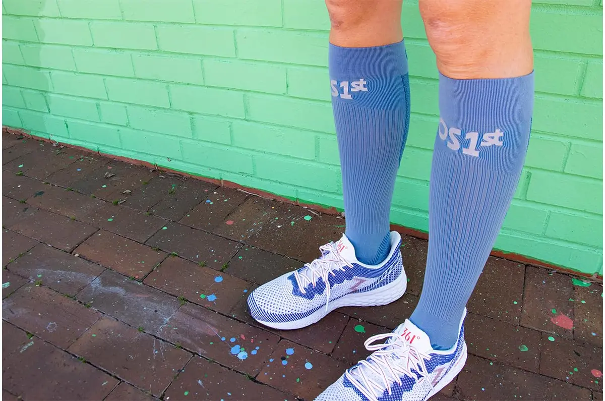 OS1st FS4 Compression Bracing Plantar Fasciitis Socks | Relieves Heel Pain & Improves Circulation (US, Large, Blue) - view 2