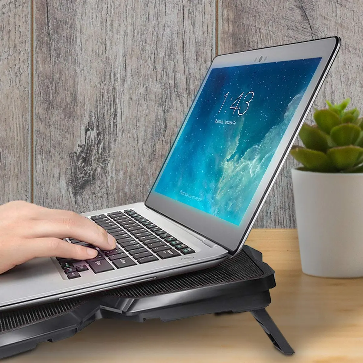 KLIM Wind Laptop Cooling Pad White 40.1cm x 27.2cm x 3.1cm (15.8" x 10.7" x 1.2") | Powerful Cooling for Laptops Up to 19" - view 7