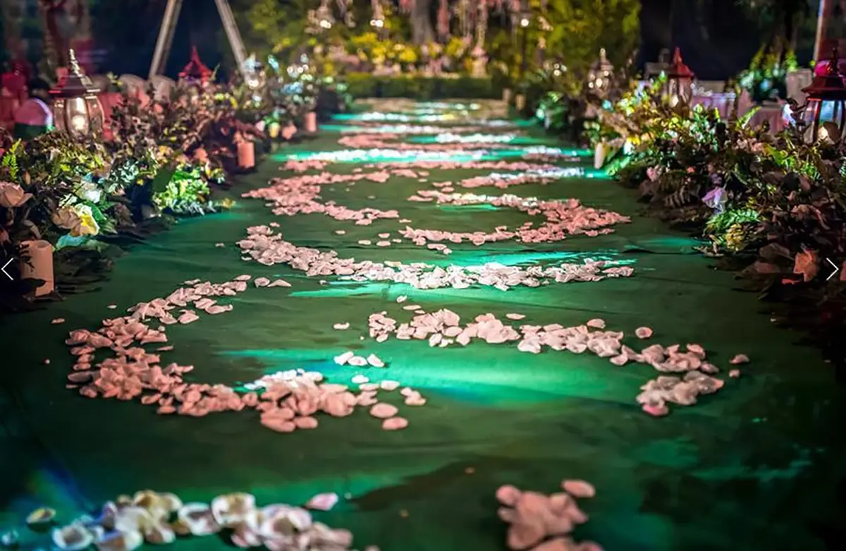 HUAHOO Grass Green Aisle Runner 61cm (24 Inch) x 15.24m (50 Feet) | Durable Rayon for Weddings & Events - view 6