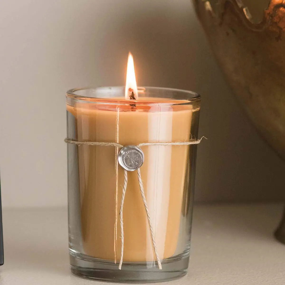 Votivo 6.8oz Aromatic Candle-White Ocean Sands | Full-bodied Beach Fragrance (70-120 chars) - view 8