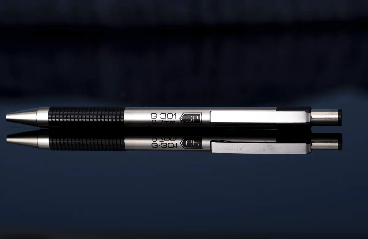 Zebra Pen STEEL G-301 Retractable Gel Pen 0.7mm Medium Point 12-Pack | Smooth Ink Flow - view 3