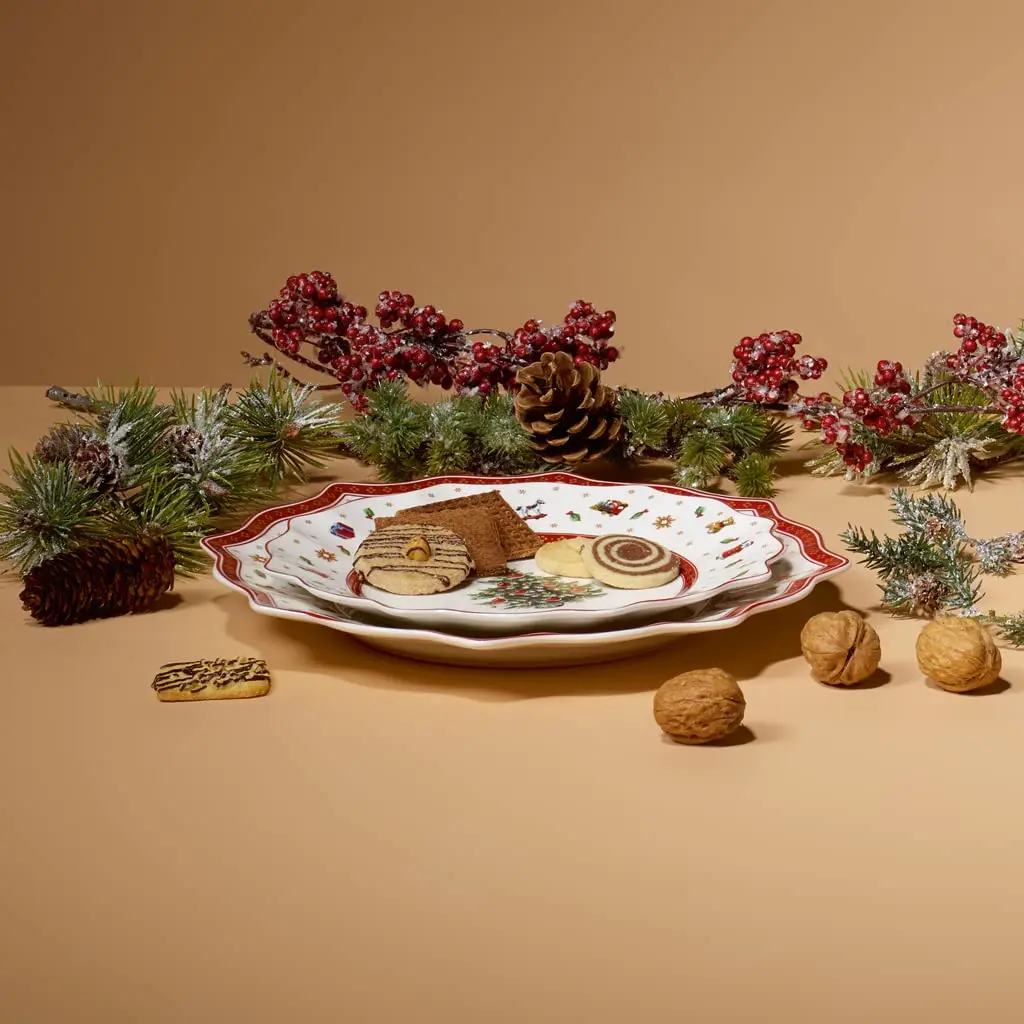 Villeroy & Boch Toy's Delight 8 Piece Decorative Plate Set | Christmas Collection - view 3