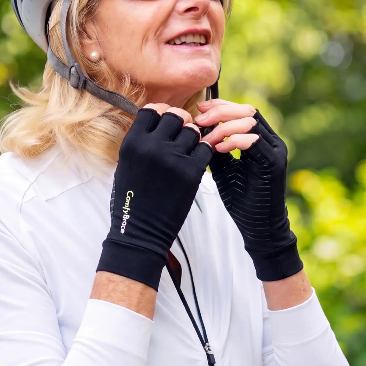ComfyBrace Copper Infused Arthritis Gloves - Medium, Black | Hand & Finger Relief from Rheumatoid Arthritis, Carpal Tunnel, Tendonitis & Poor Circulation - view 4