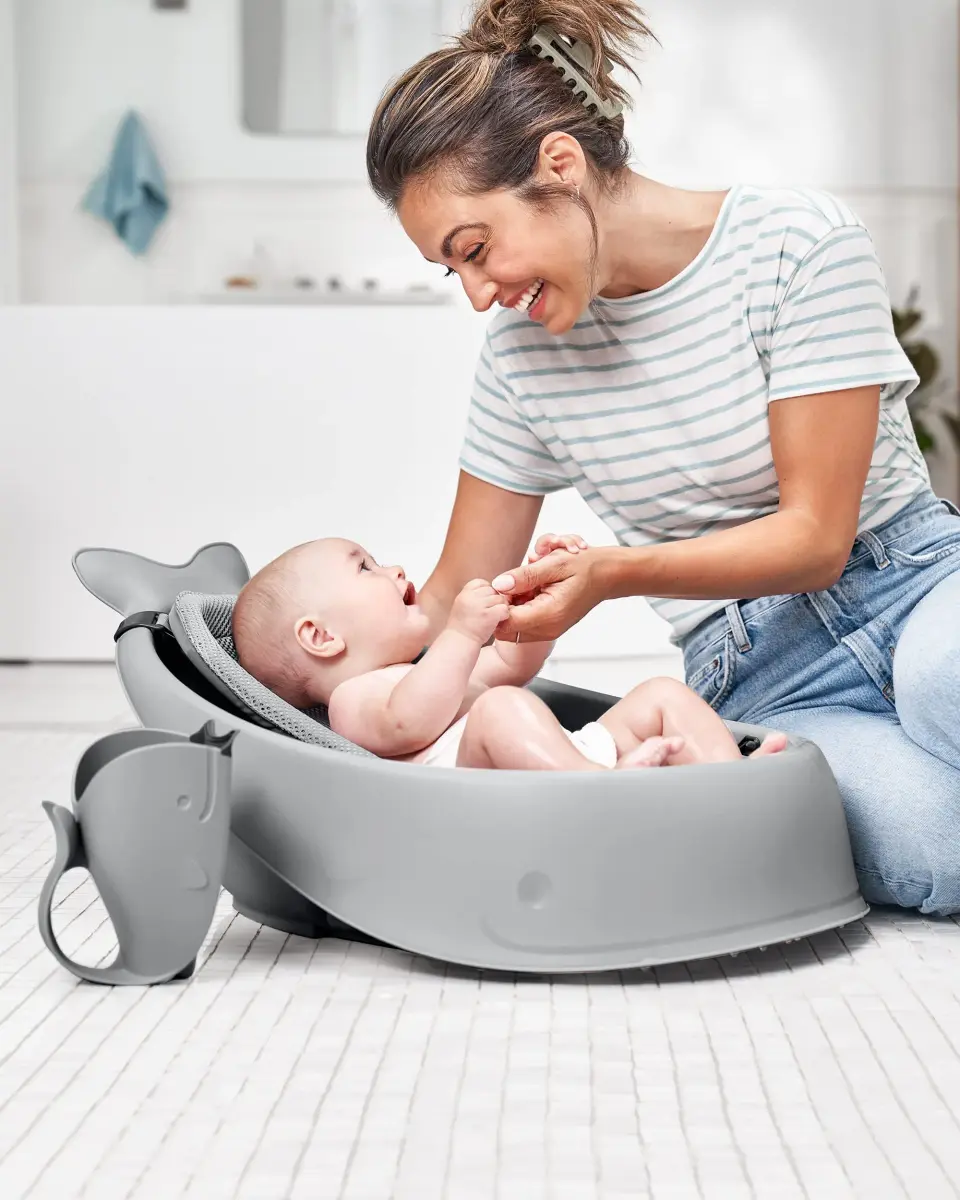 Skip Hop MOBY Tear-Free Bath Rinse Cup with Waterfall Spout, Grey | 710ml (24 Fl Oz) Capacity - view 5
