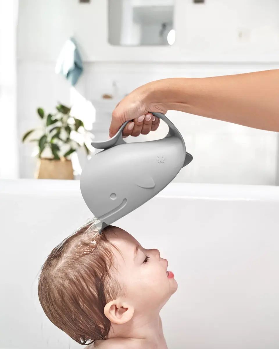 Skip Hop MOBY Tear-Free Bath Rinse Cup with Waterfall Spout, Grey | 710ml (24 Fl Oz) Capacity - view 2