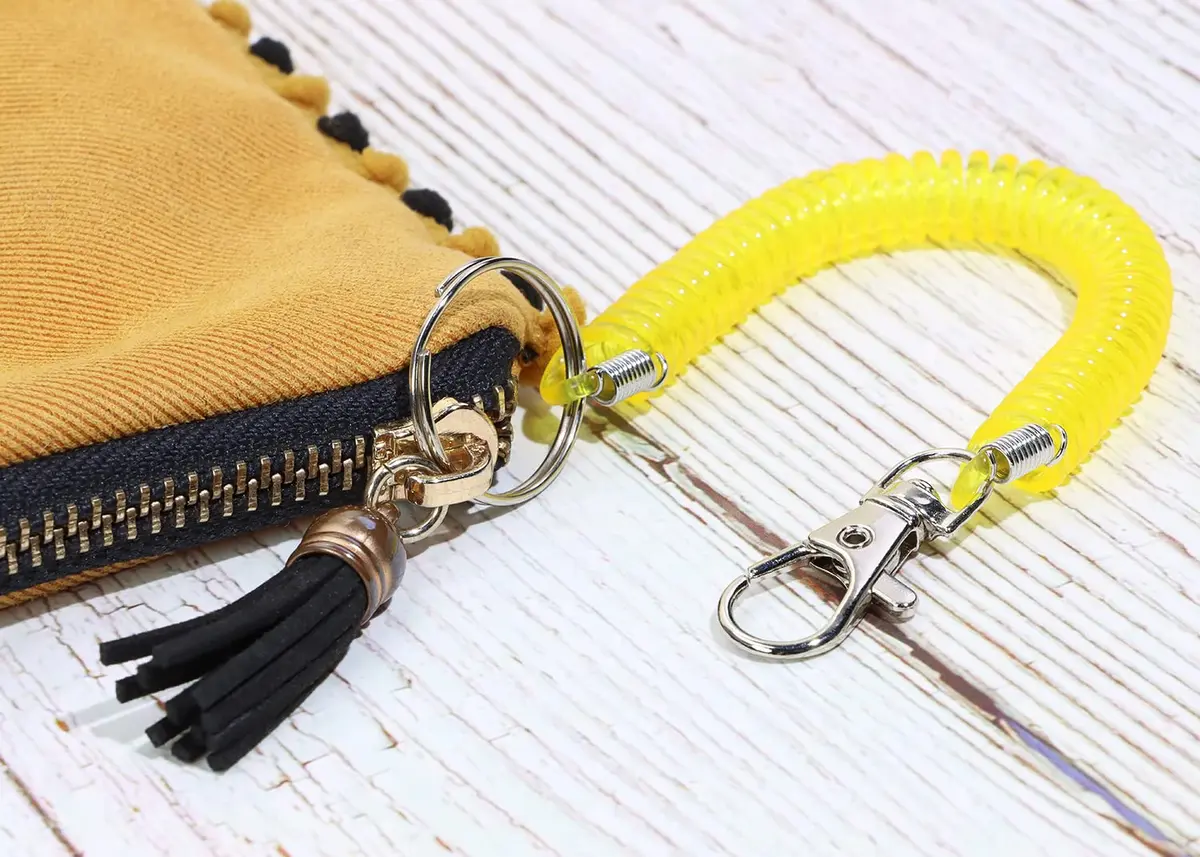 Mini Skater 6Pcs Spiral Retractable Spring Coil Keychain | Theftproof & Stretch Cord - view 4