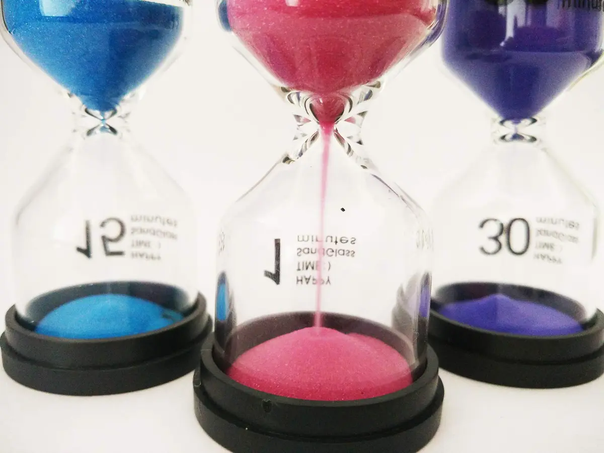 KSM UP Sand Timer 6 Colors Hourglass 1/3/5/10/15/30 Minutes | Colorful, Shock-Resistant Kids & Classroom Timer - view 4
