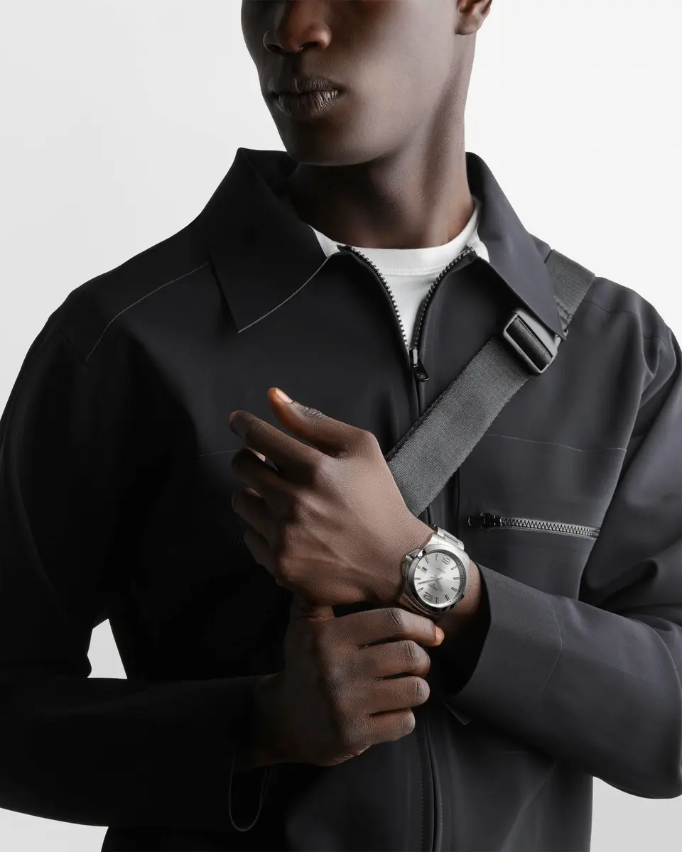 Longines Conquest 41MM Quartz Watch | Sporty Elegance with Sapphire Crystal (70-120 chars) - view 3