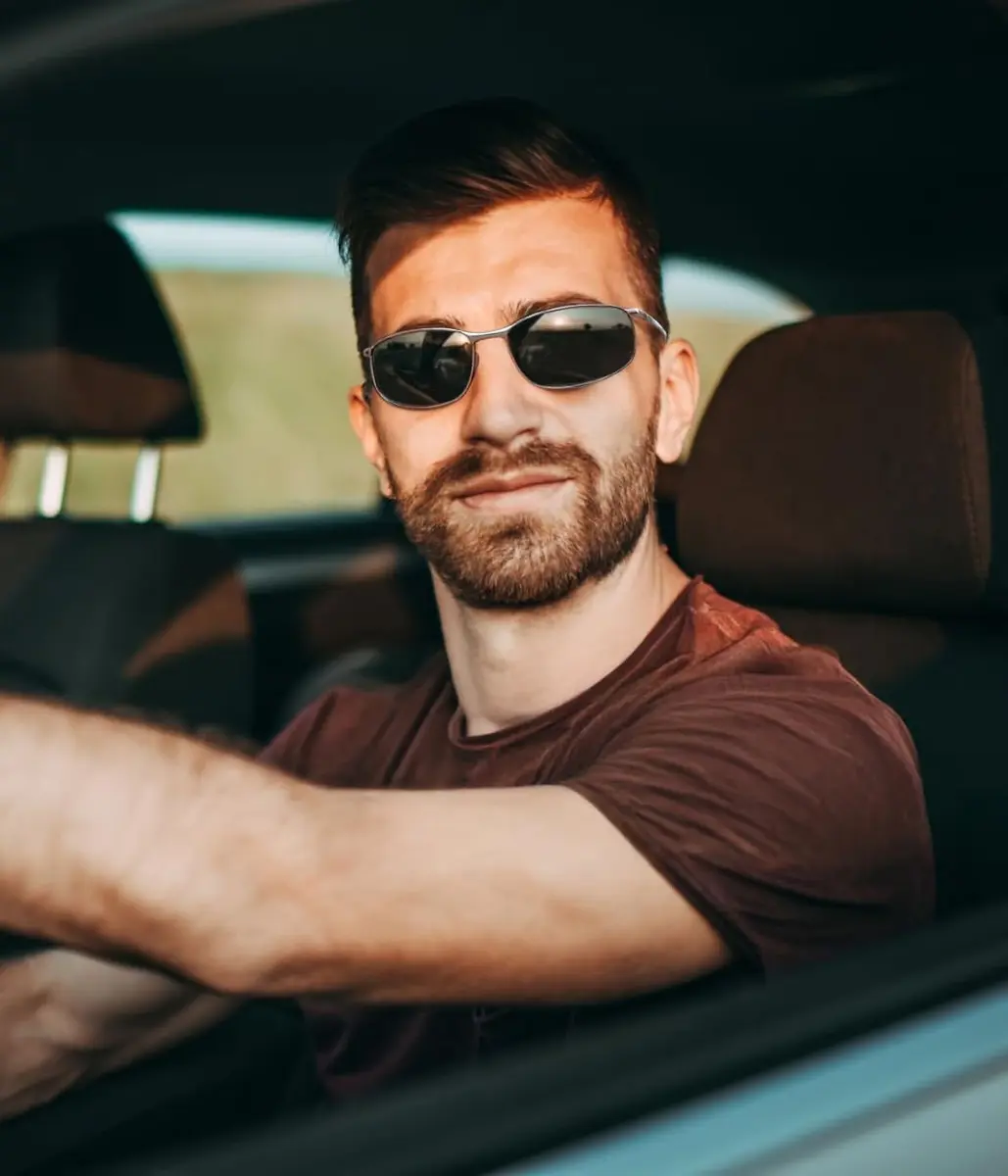 FEISEDY Classic Photochromic Polarized Sunglasses for Men & Women | 59mm (2.32 inches) - view 2