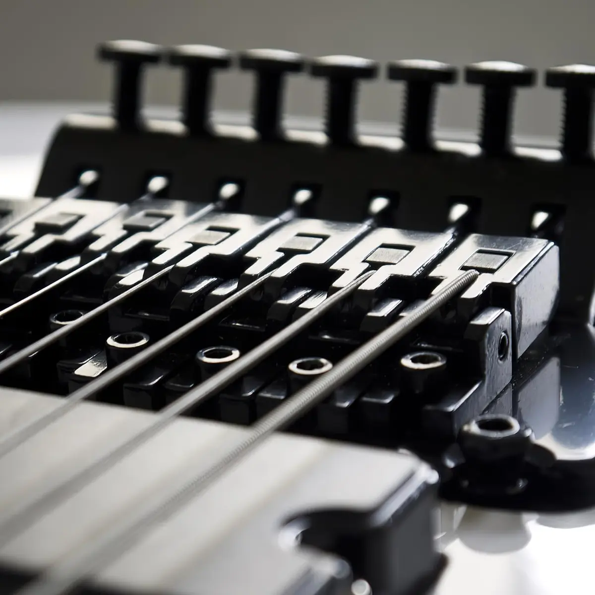 SUPVOX Set of 6 Double Locking Saddles for Floyd Rose Guitar Tremolo Bridge | Durable Metal Finish, Lock Screws Included - view 4