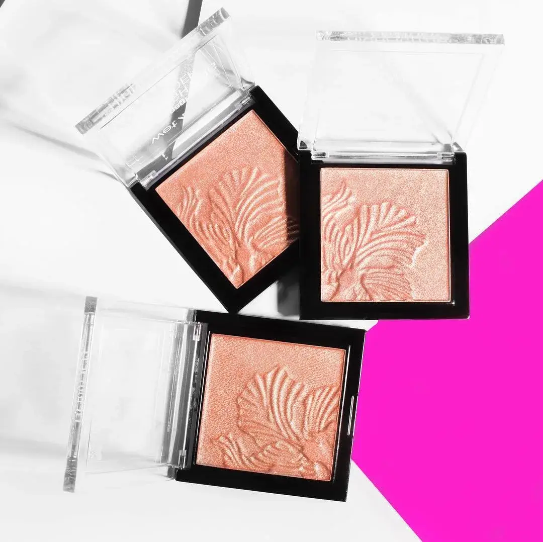 wet n wild MegaGlo Highlighting Powder Bloom Time | Shimmer Glow Face Makeup 5.5g (0.19 Oz) - view 9