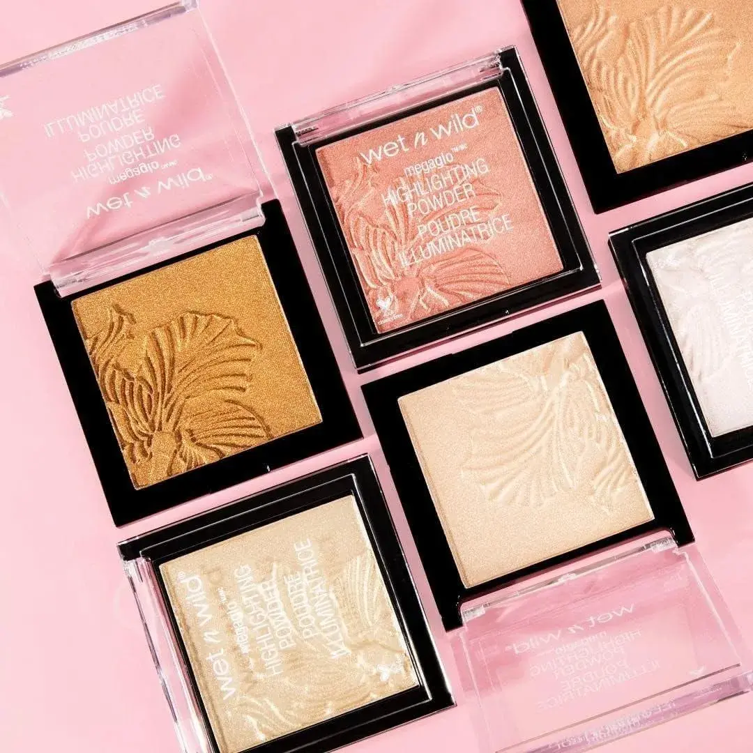 wet n wild MegaGlo Highlighting Powder Bloom Time | Shimmer Glow Face Makeup 5.5g (0.19 Oz) - view 2