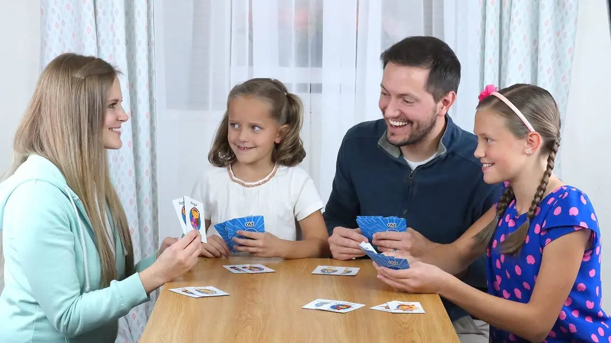Regal Games Classic Card Games Set - 6 Classic Card Games for Kids & Families | 0.5 lb (0.23 kg) - view 3