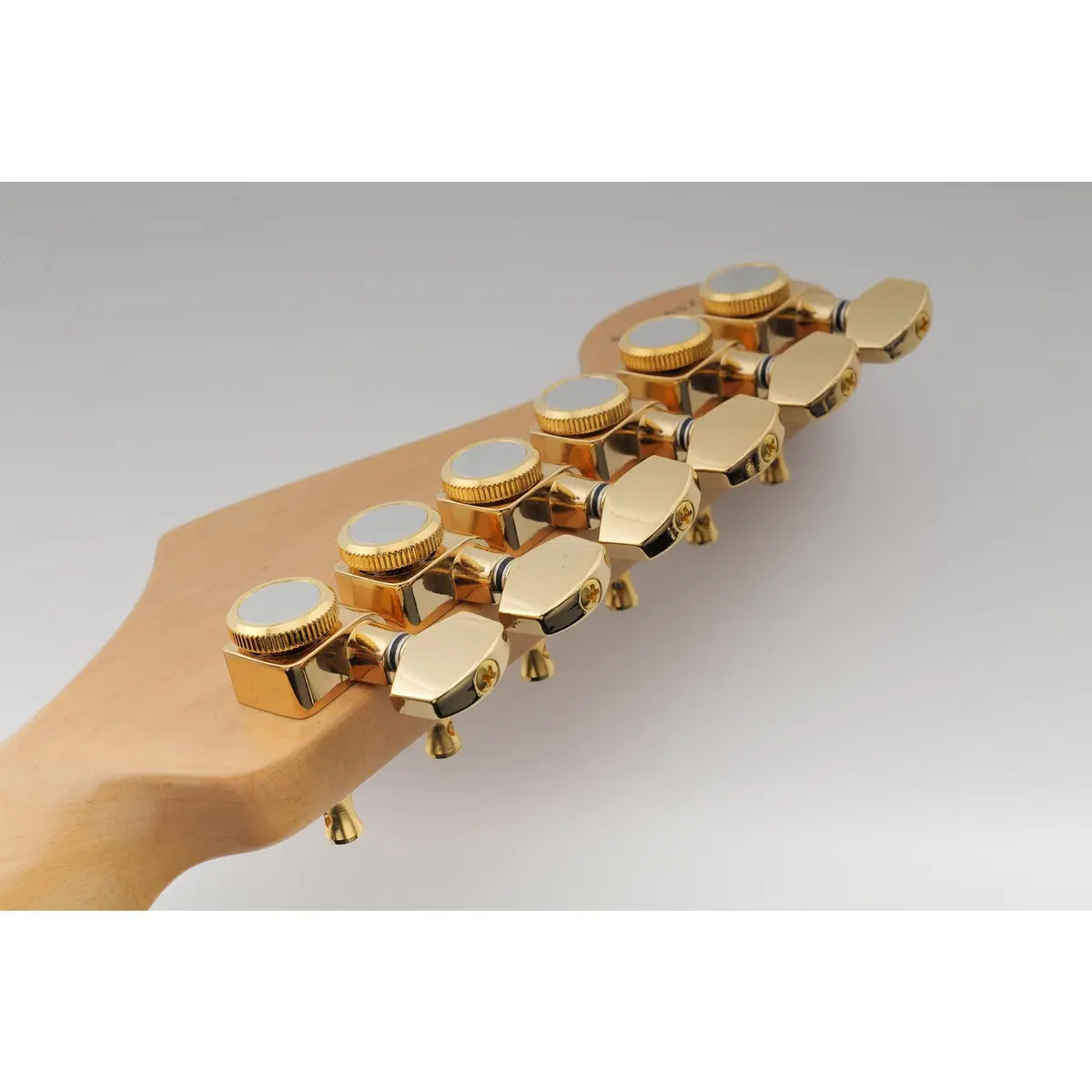 Musiclily Pro R15T-01 6 inline 2-pins Guitar Locking Tuners Set Gold | Smooth Tuning & Easy Upgrade - view 7