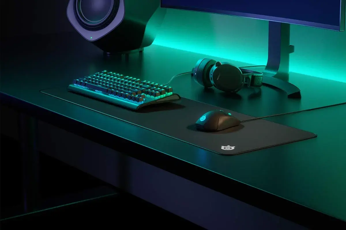 SteelSeries QcK XL Stitched Edge Gaming Mouse Pad | Smooth Micro-Woven Surface for PC Gaming - view 3