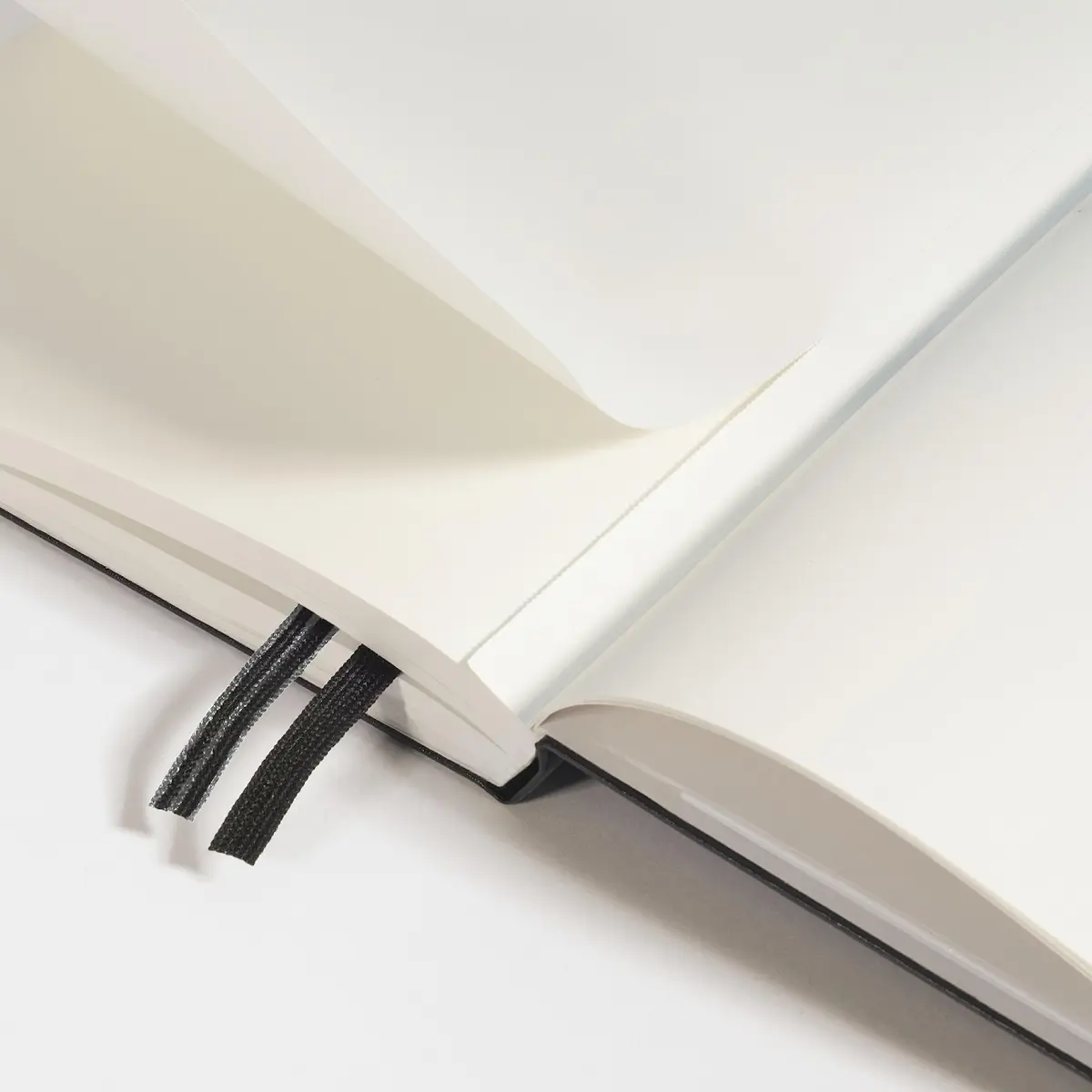 LEUCHTTURM1917 Notebook Hardcover Medium A5 251 Pages | Squared, Port Red - view 4
