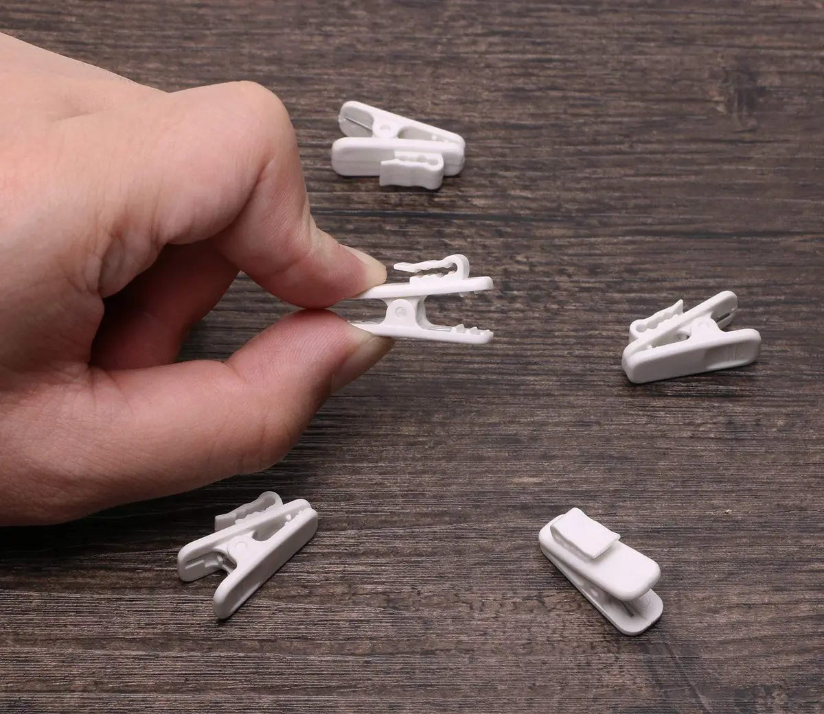 Mini Skater 6Pcs White Earphone Wire Clips | 1 Inch Length, 1.5mm Wire Diameter - view 4