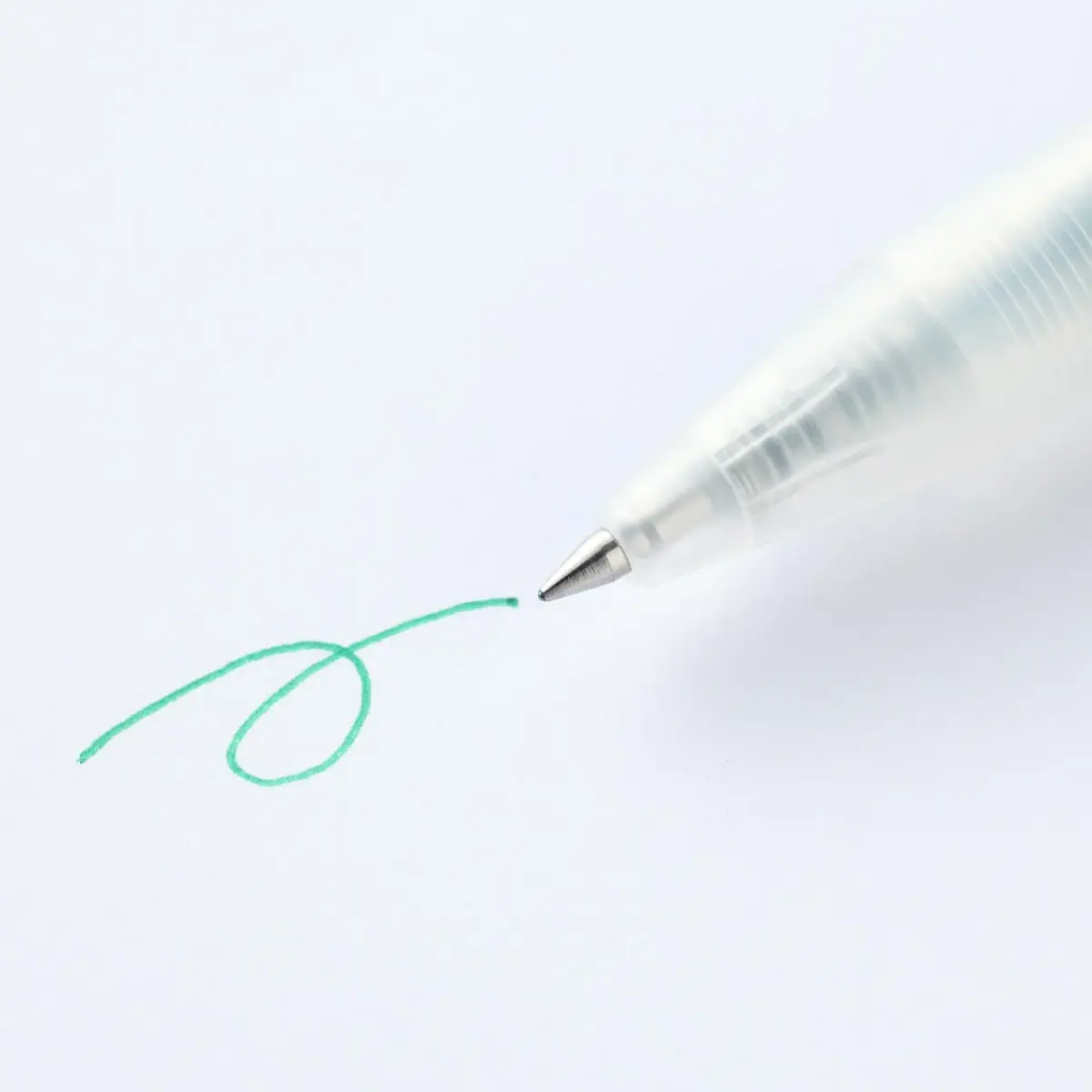 MUJI Smooth Gel Ink Ballpoint Pen 0.5mm (0.7cm x 14cm x 1.5cm) | Swift-drying Water-based Ink - view 2