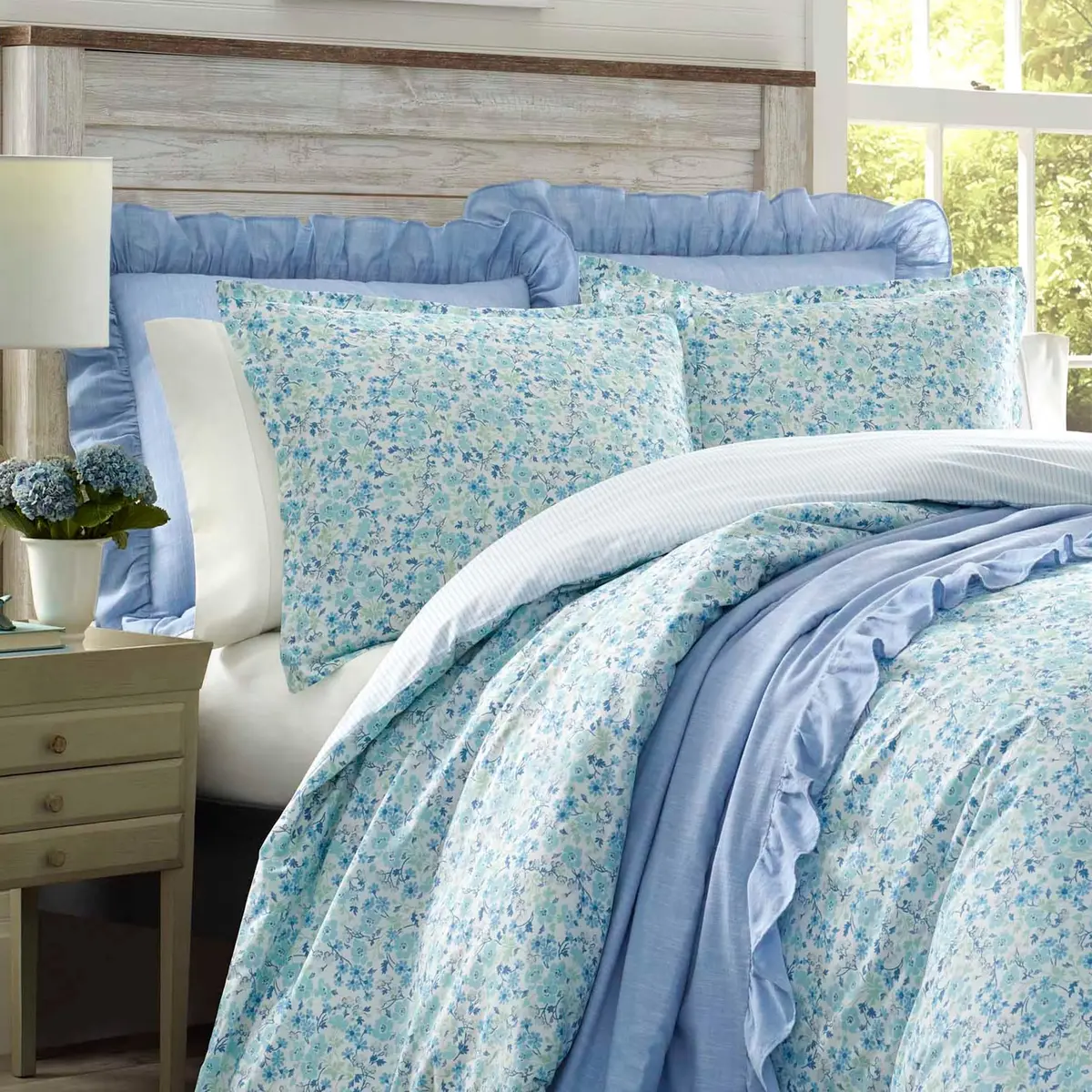 Laura Ashley Queen Duvet Cover Set with Shams | Floral Cottage Cotton Bedding (70-120c) - view 4