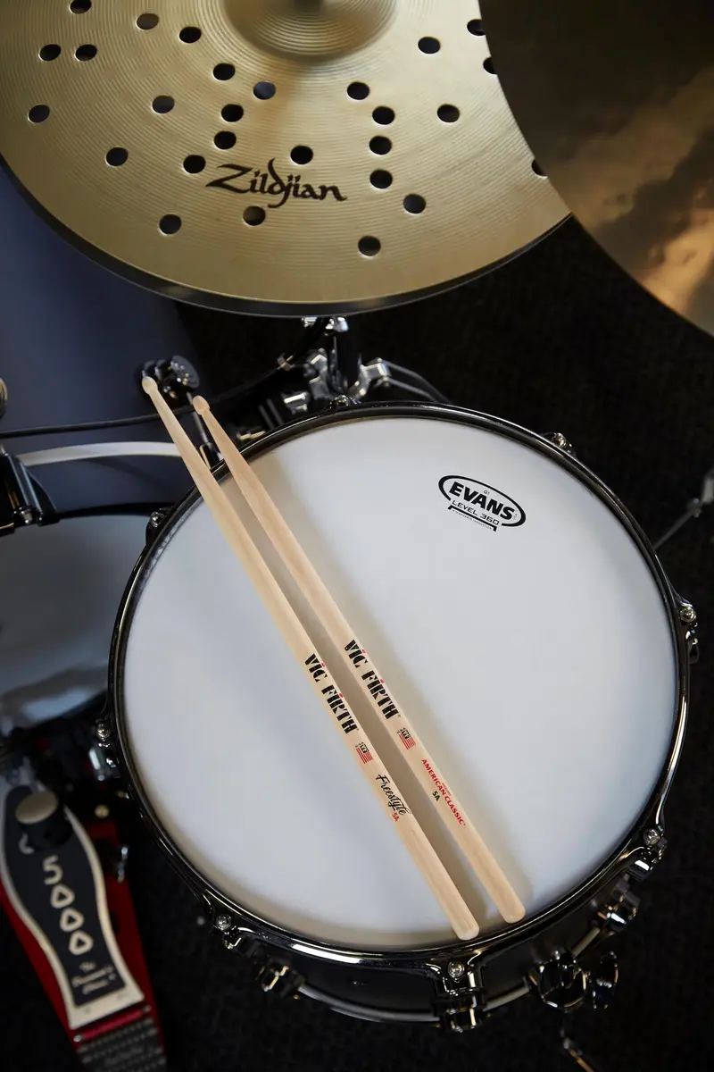 Vic Firth FS7A American Concept Freestyle 7A Drumsticks | 43.18cm (17") Hickory Wood - view 2
