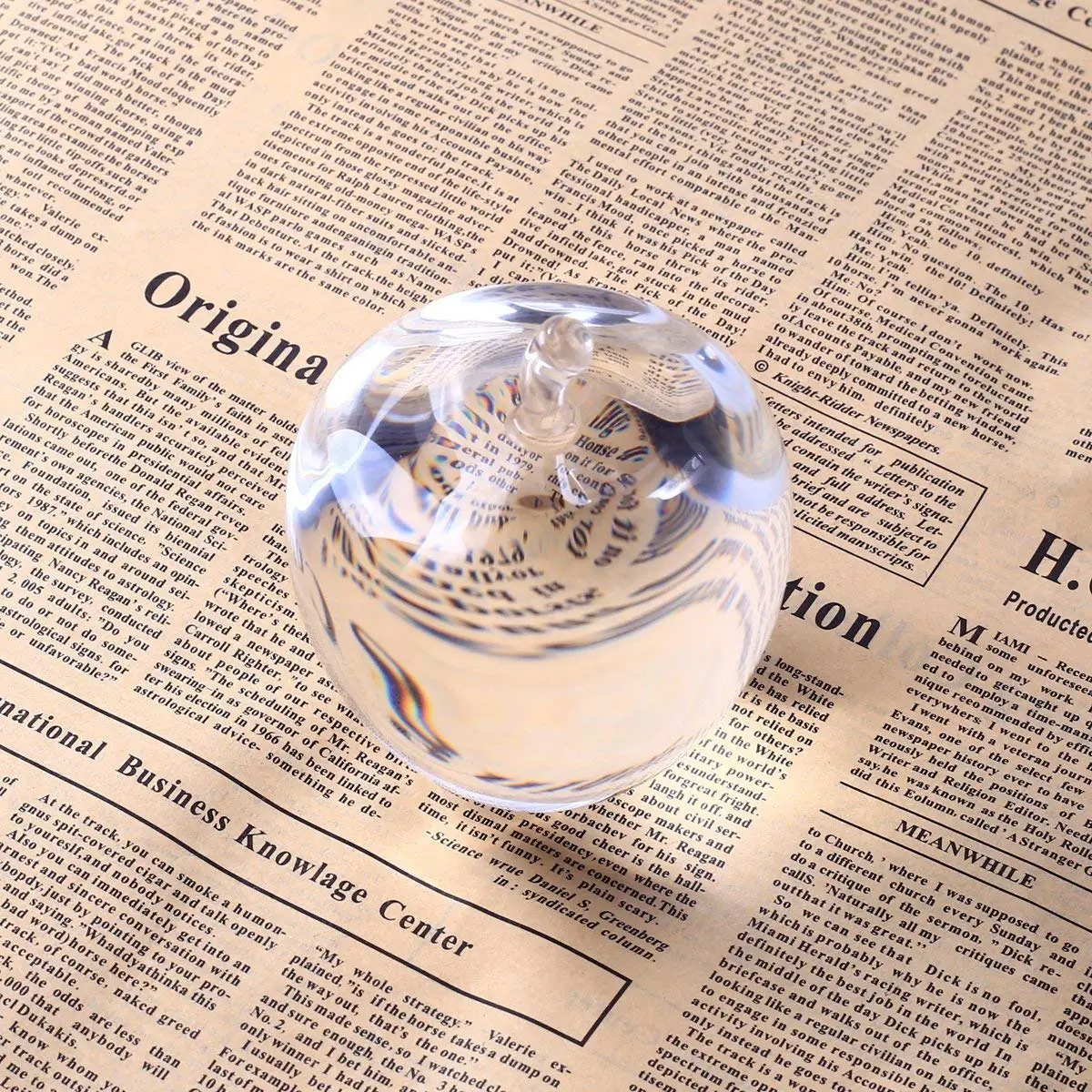 H&D HYALINE & DORA Clear Crystal Glass Apple Paperweight 80mm (3.15 inch) | Decorative Figurine for Desk Office Home Bookshelf Display - view 5