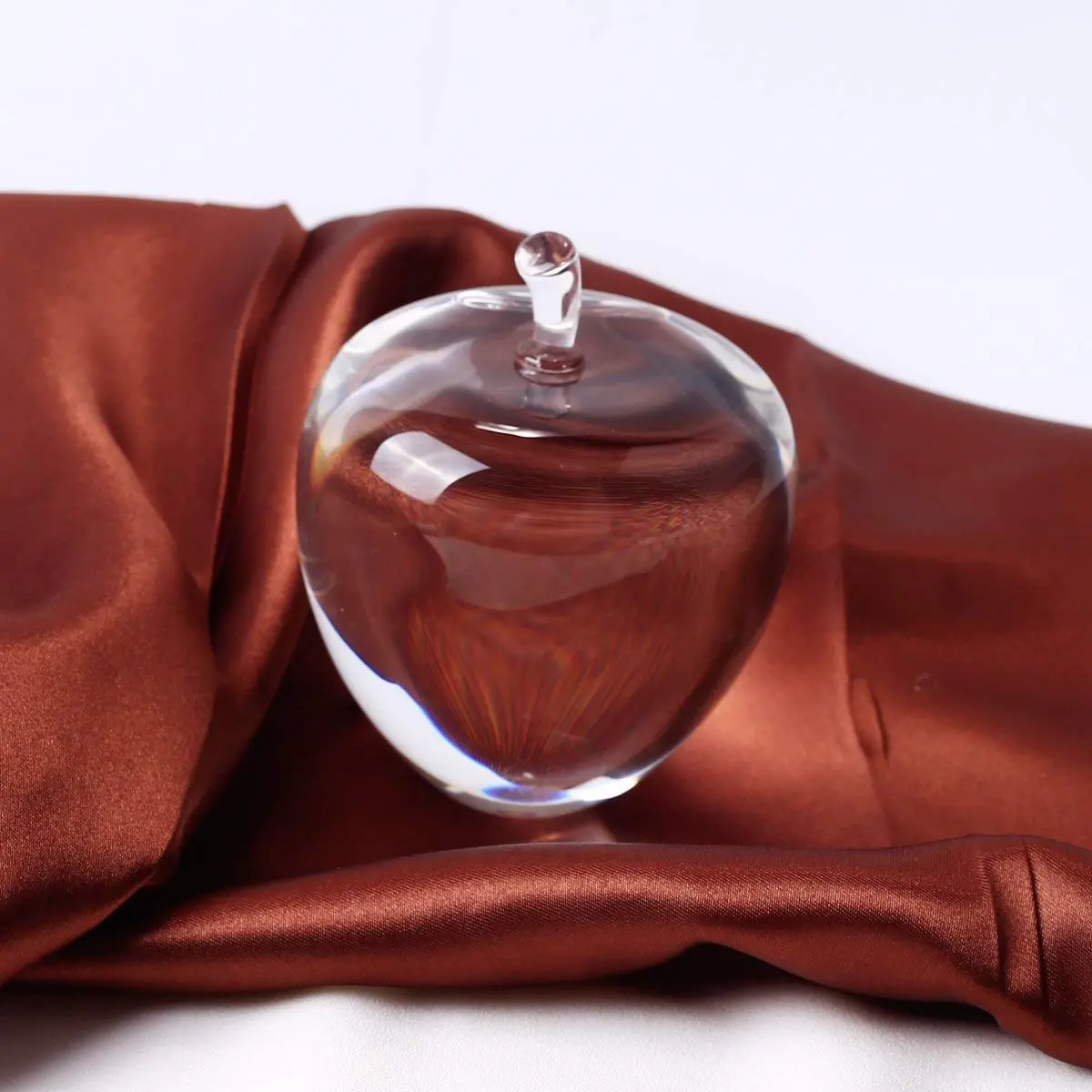 H&D HYALINE & DORA Clear Crystal Glass Apple Paperweight 80mm (3.15 inch) | Decorative Figurine for Desk Office Home Bookshelf Display - view 4