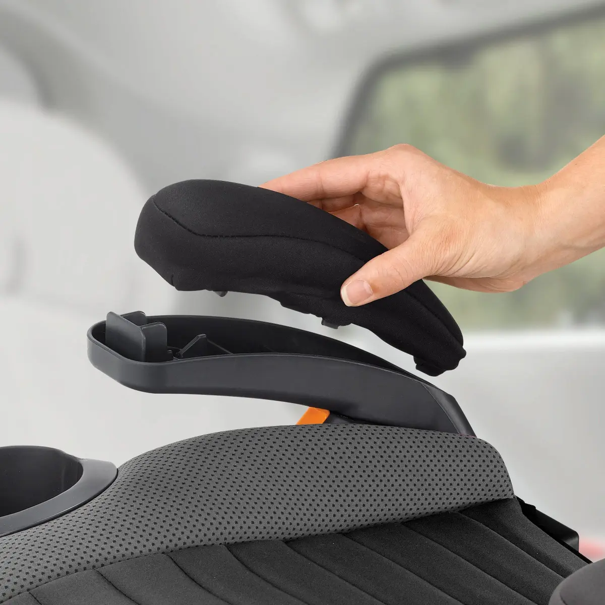 Chicco GoFit Plus Backless Booster Car Seat with Latch, 2.5 kg (5.5 lb) | IIHS Best Bet for Ages 4+, 40-110 lbs - view 8