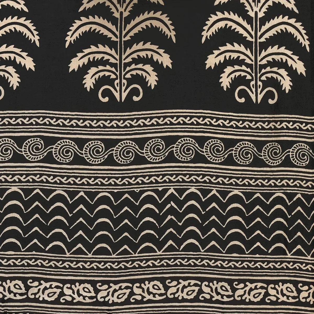 EthnicJunction Women's Art Silk Kalamkari Print Saree With Blouse Piece, Black & Beige, 5.20m (17.06 ft) - view 5