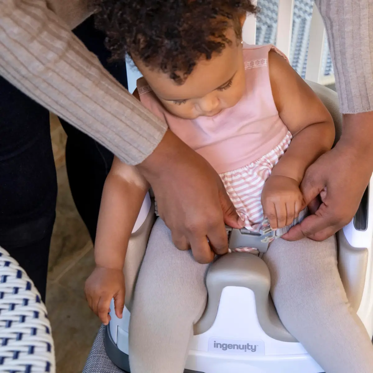 Ingenuity Baby Base 2-in-1 Booster Feeding and Floor Seat with Self-Storing Tray - Cashmere | 43.8cm (17.25in) Width - view 8