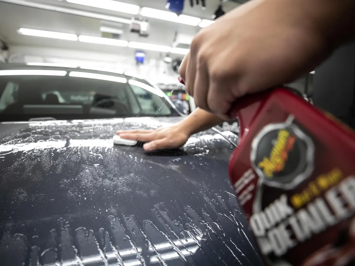 Meguiar's Smooth Surface Clay Kit | Car Paint Contaminant Removal & Glossy Finish (70-120 chars) - view 6