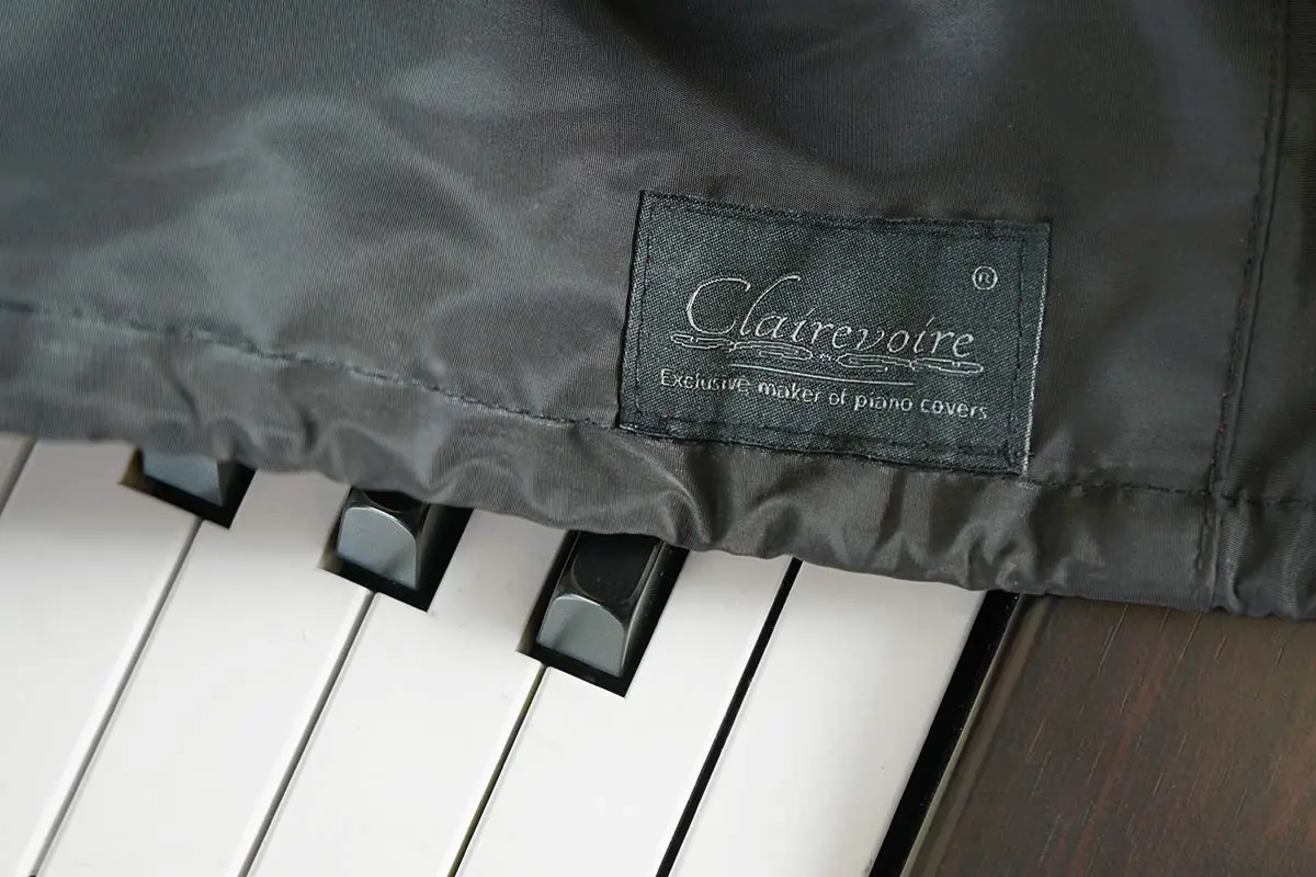 Clairevoire Adjustable Piano Keyboard Cover – Reversible Midnight Black/Red, Anti-Dust & Water Protection, Fits 57.8" (147 cm) Keyboards with Book-stand Opening - view 4