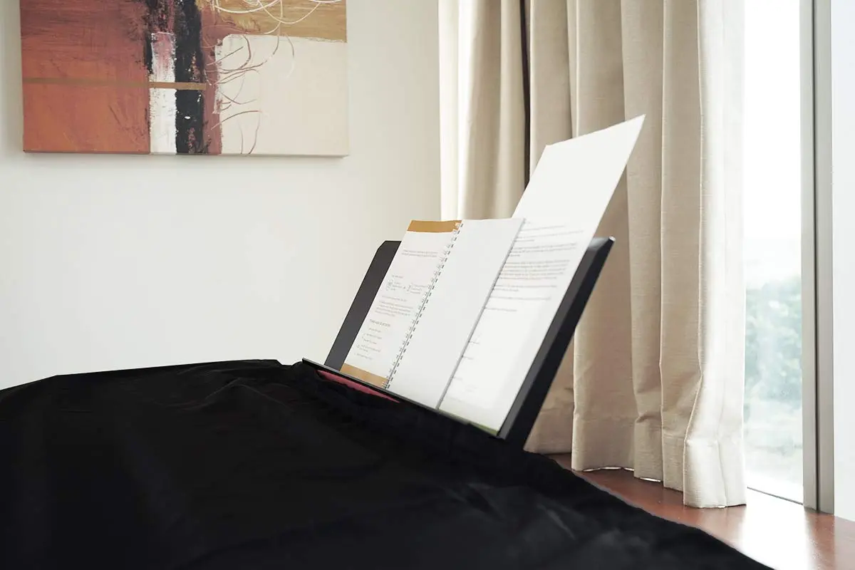 Clairevoire Adjustable Piano Keyboard Cover – Reversible Midnight Black/Red, Anti-Dust & Water Protection, Fits 57.8" (147 cm) Keyboards with Book-stand Opening - view 2