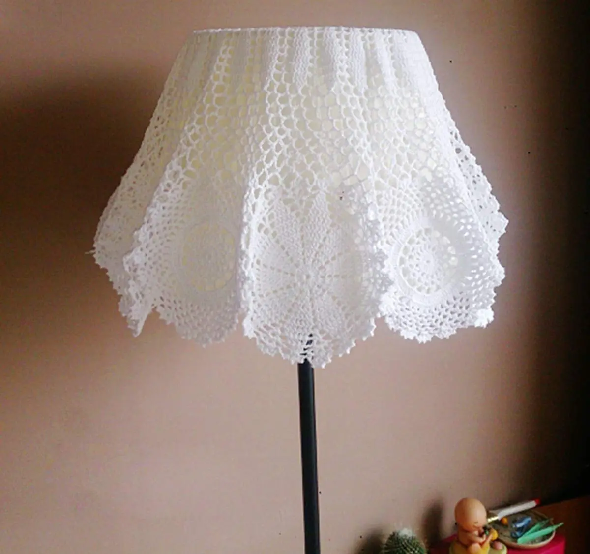 Hetao Handmade Crochet Round Tablecloth Doilies Lace Table Covers White 80 cm (31 Inch) | Elegant Lace Design for Dining Tables - view 7