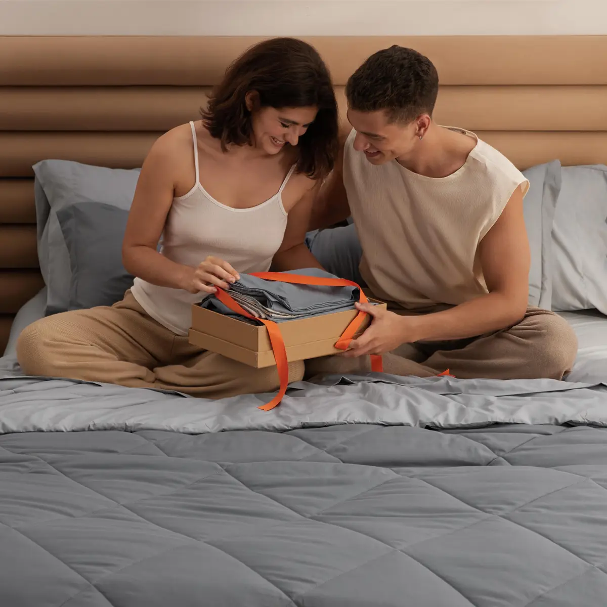 Bedsure Bed in a Bag King Reversible Comforter Set 7 Pieces | All-Season Microfiber Bedding in Grey/Light Grey - view 7