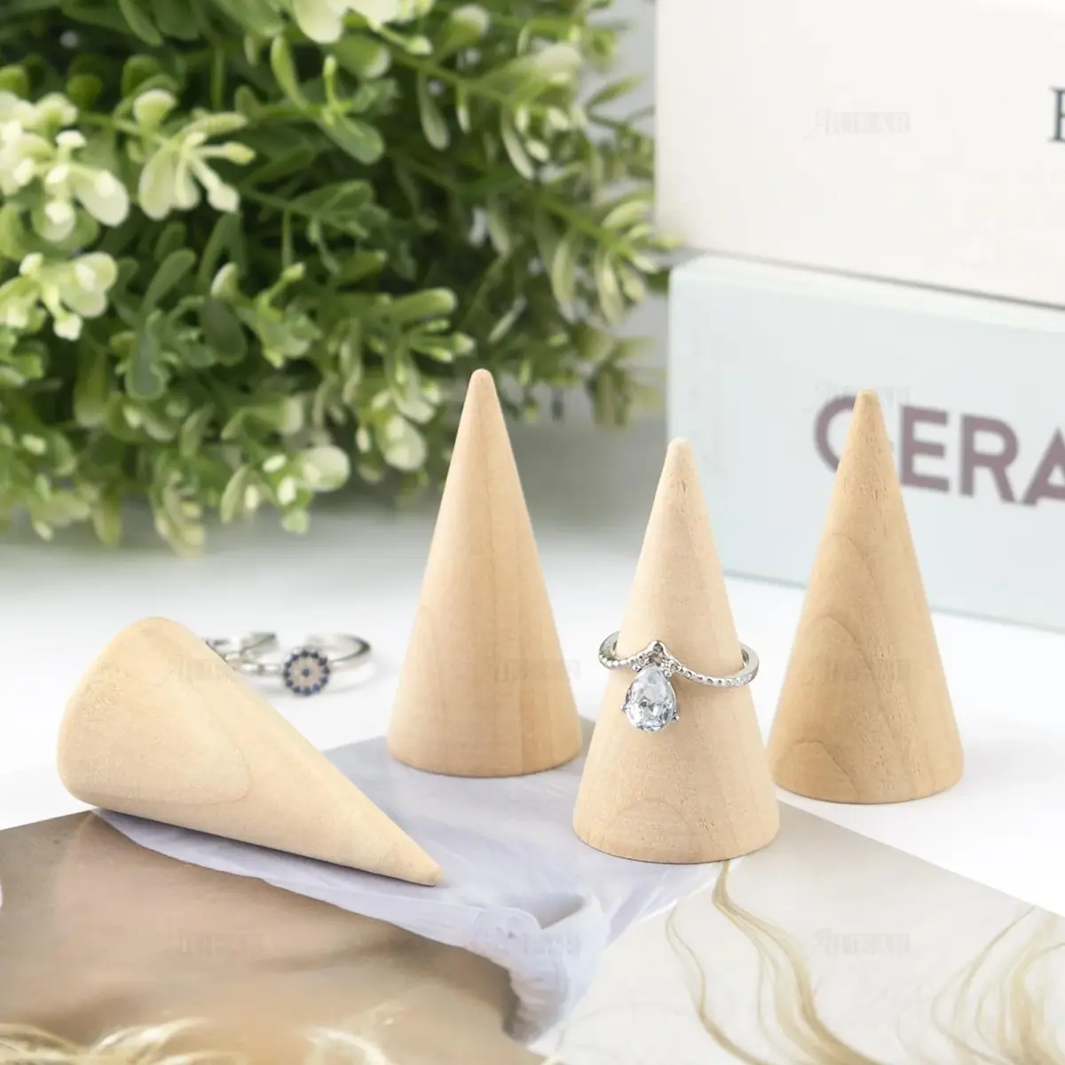 AUEAR 10 Pack Wood Cone Ring Holder 2.5cm (0.98in) Base Diameter x 5cm (1.97in) Height | Simple Natural Wood Display Stands for Rings - view 2