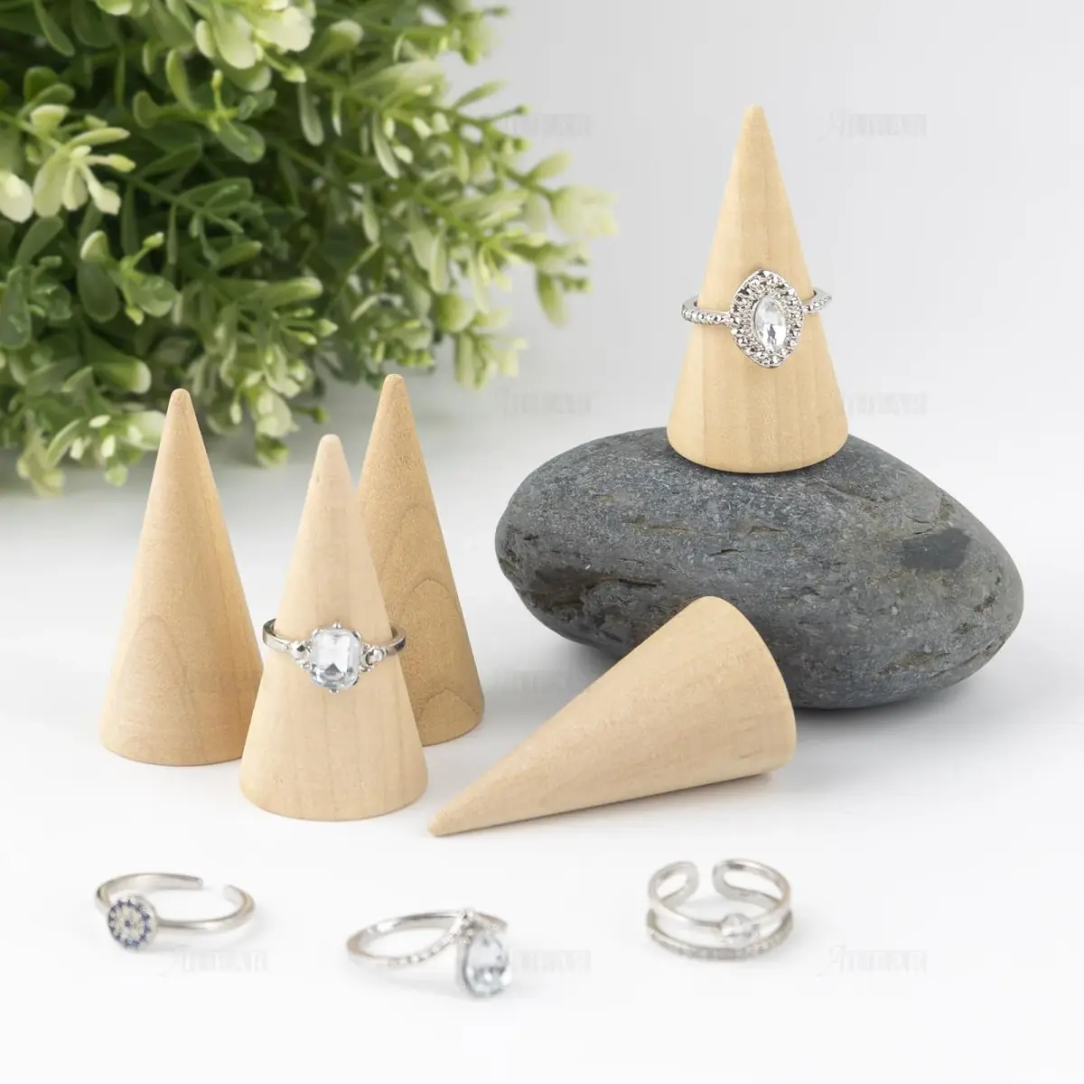 AUEAR 10 Pack Wood Cone Ring Holder 2.5cm (0.98in) Base Diameter x 5cm (1.97in) Height | Simple Natural Wood Display Stands for Rings - view 3