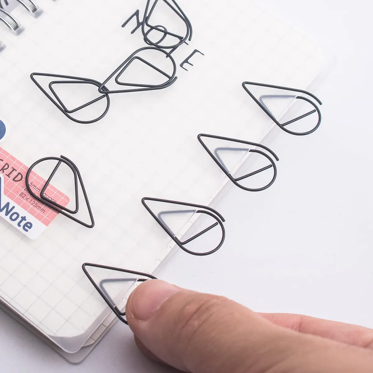 VENCINK Black Drop-Shaped Paper Clips, 1 inch | Creative Office & School Supplies - view 4