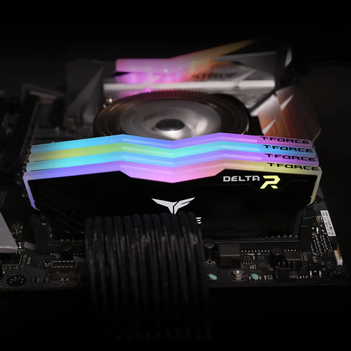 TEAMGROUP T-Force Delta RGB DDR4 16GB (2x8GB) 3200MHz CL16 Desktop Memory Module RAM Black | 16GB (2x8GB) 3200MHz - view 4