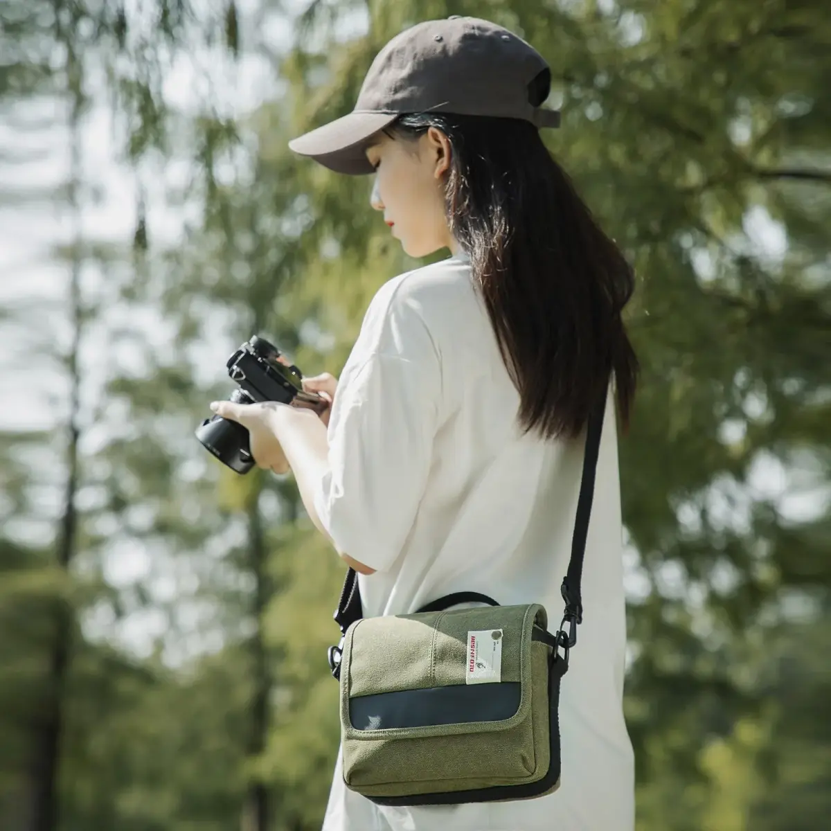 Besnfoto Camera Shoulder Bag Small 3.5L (8.27 x 4.72 x 6.7 inches) | Retro Canvas & PU Leather Crossbody for Mirrorless Cameras - view 6