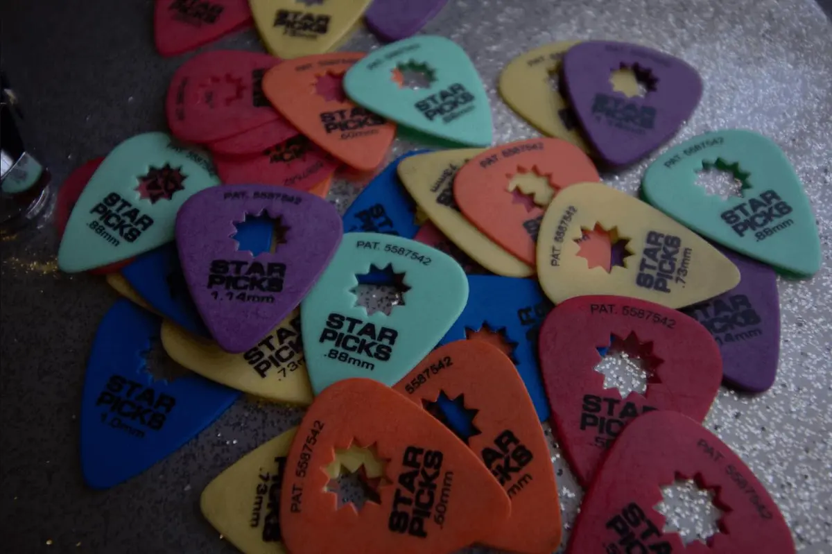 Star Picks Delrin Guitar Picks - Mixed Gauge 72 Pack | Patented Star-Shaped Grip - view 4
