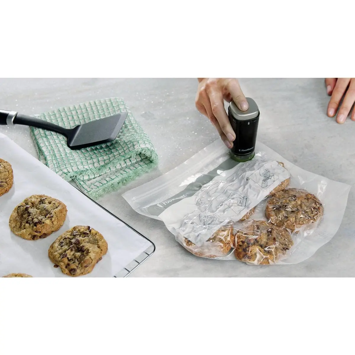 FoodSaver Hand-Held Vacuum Sealer Compact 3.00 L x 3.50 W x 8.50 H | Keeps Food Fresh 2X Longer - view 2