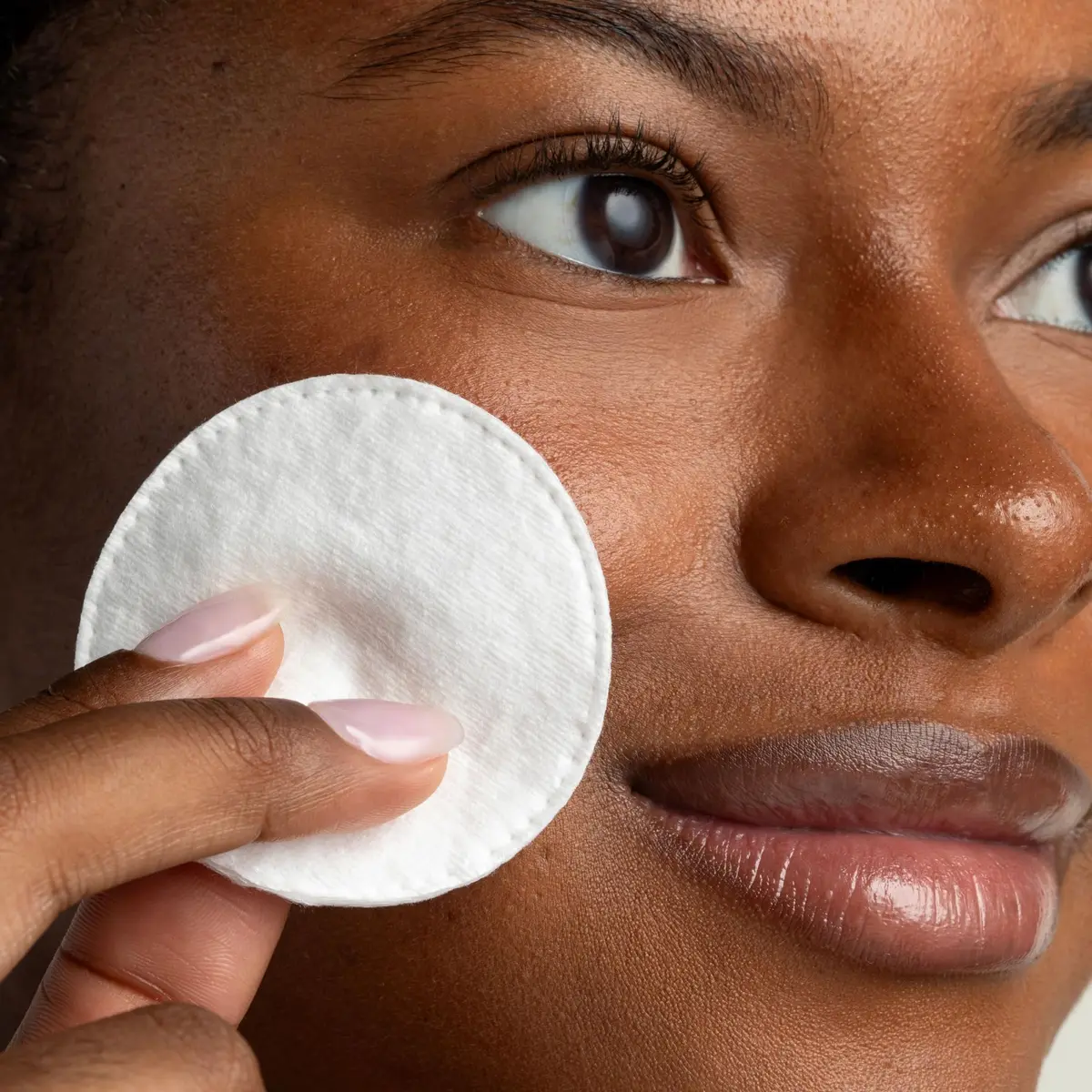 Cliganic Organic Cotton Rounds for Face, Makeup Remover Pads, 500 Count | Hypoallergenic & Eco-Friendly - view 3