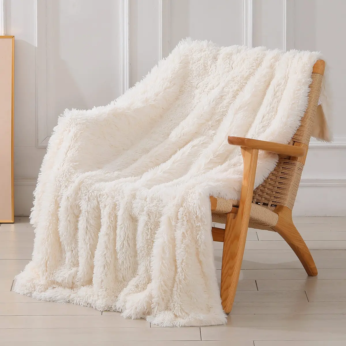 Tuddrom Decorative Faux Fur Throw Blanket 127x152 cm (50"x60") | Soft Fuzzy Plush Microfiber Fleece for Couch Sofa Bedroom - main product image
